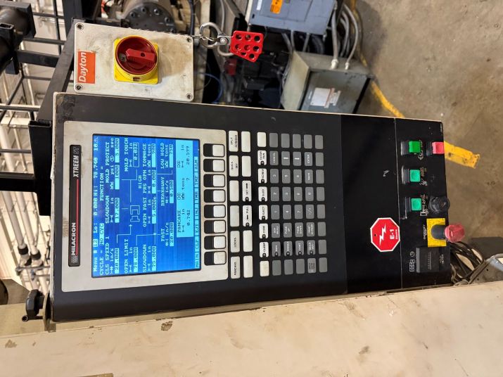 2003 Cincinnati Milacron MM1100